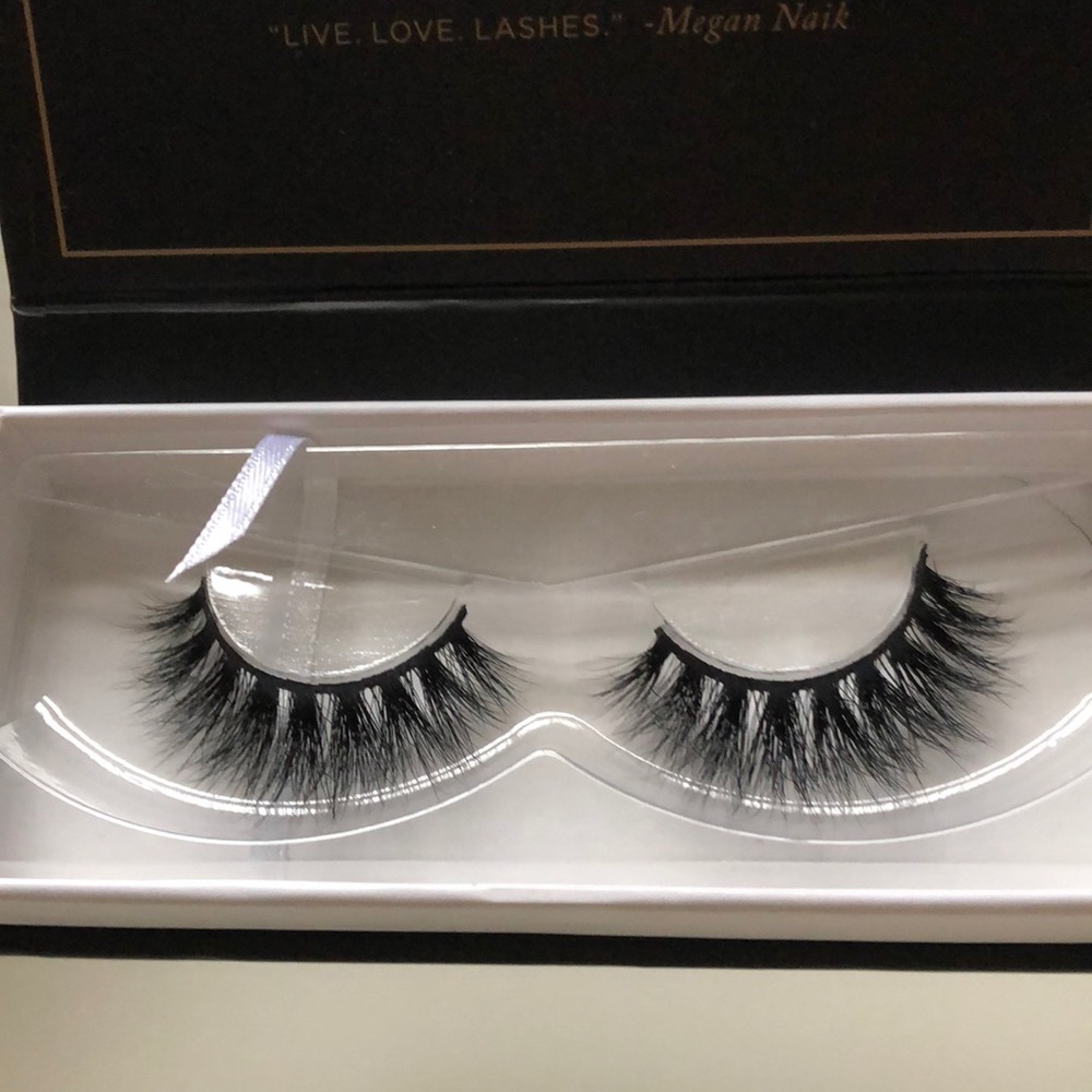 BN Blinking Beaute Lashes - No. 5